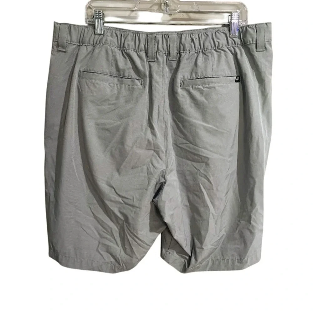 Banana‎ Republic Shorts Mens 40 Grey Excellent Core Temp Performance Microstripe